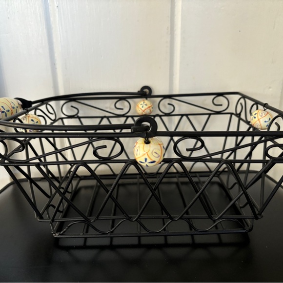 Vintage Black Metal Wire Basket Porcelain Handle and Accents Mackenzie Childs - Picture 9 of 16